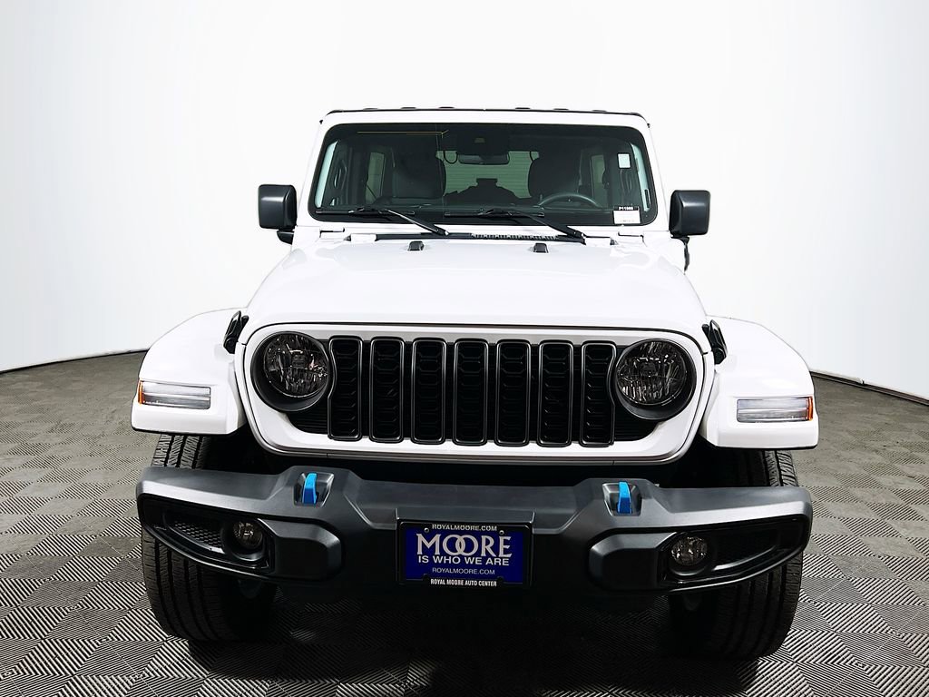 Used 2024 Jeep Wrangler Unlimited image 2