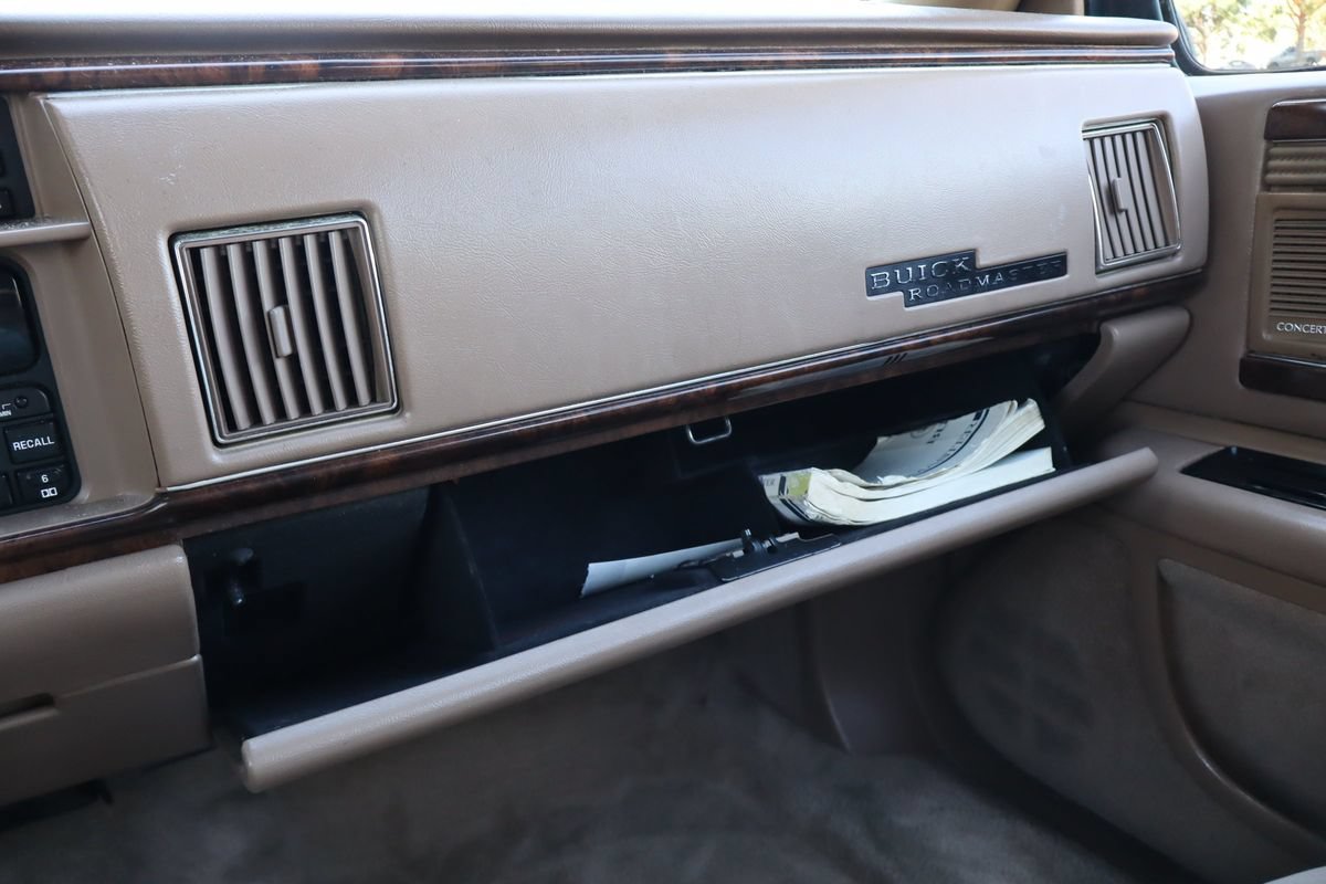 Used 1996 Buick Roadmaster Estate RWD image 35