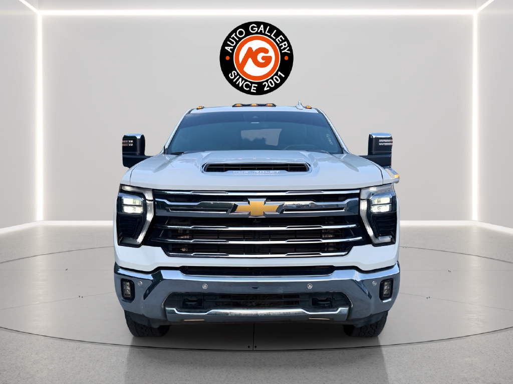 Used 2024 Chevrolet Silverado 3500 LTZ w/ LTZ Plus Package AWD/4WD image 2