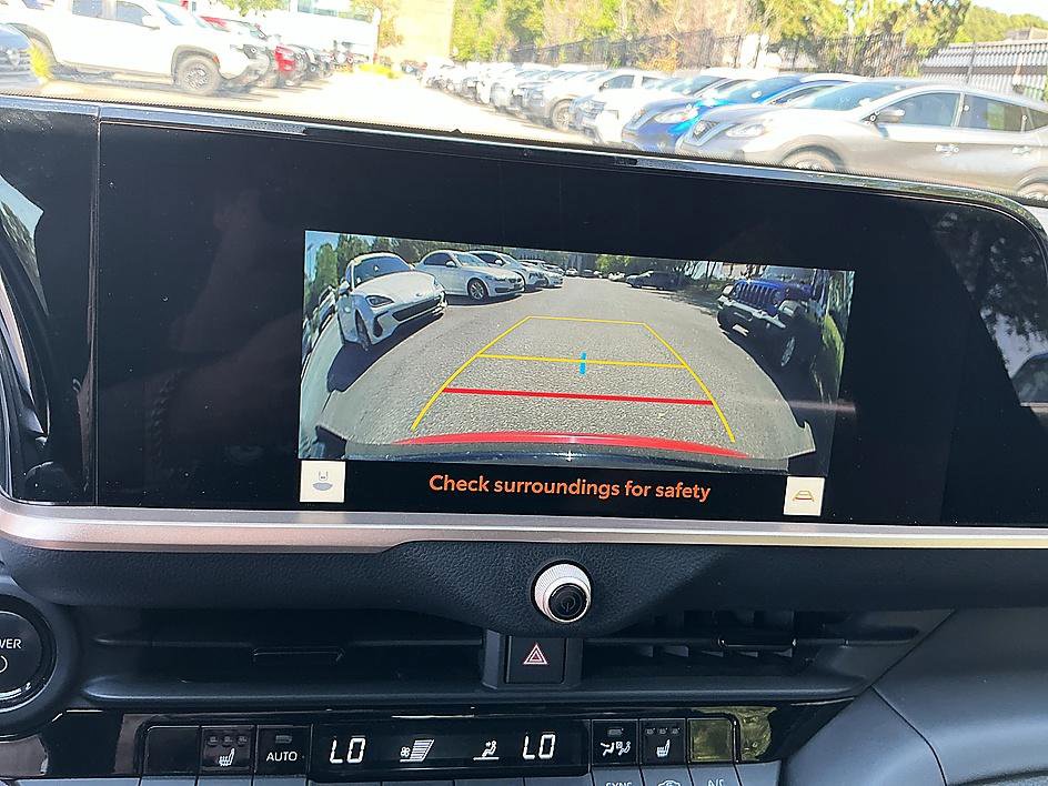 Used 2023 Toyota Crown AWD/4WD image 18