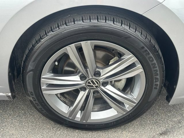 Used 2024 Volkswagen Jetta SE FWD image 14