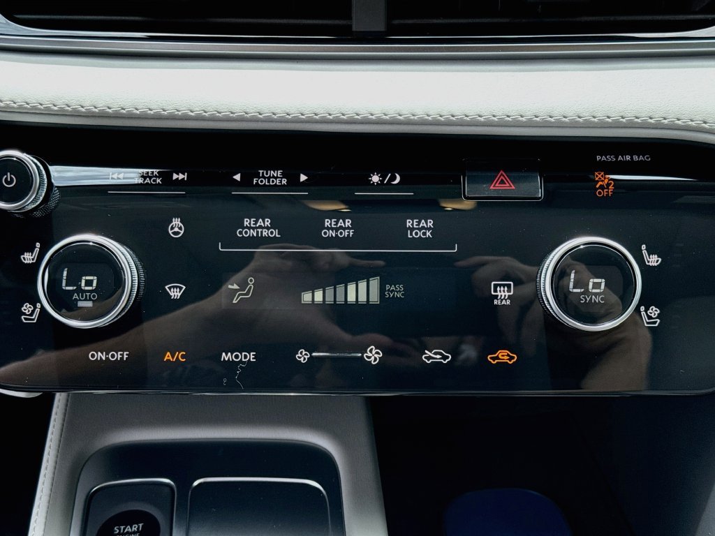 New 2027 INFINITI QX60 Luxe w/ Cargo Package FWD image 16
