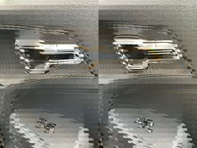 Used 2025 Kia Sportage LX image 14