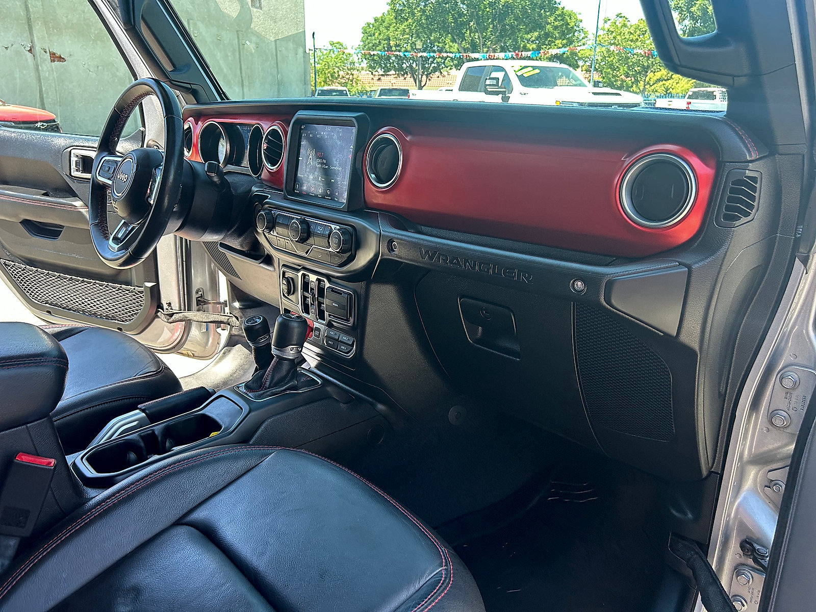 Used 2018 Jeep Wrangler Unlimited Rubicon AWD/4WD image 34