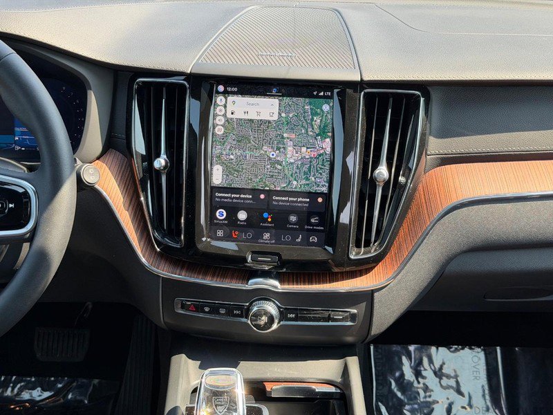 Certified 2024 Volvo XC60 B5 Ultimate w/ Climate Package AWD/4WD image 13
