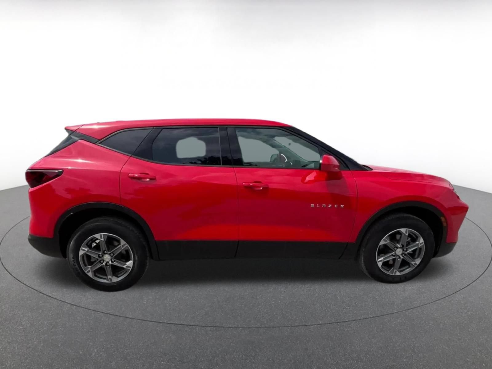 Used 2025 Chevrolet Blazer LT FWD image 15