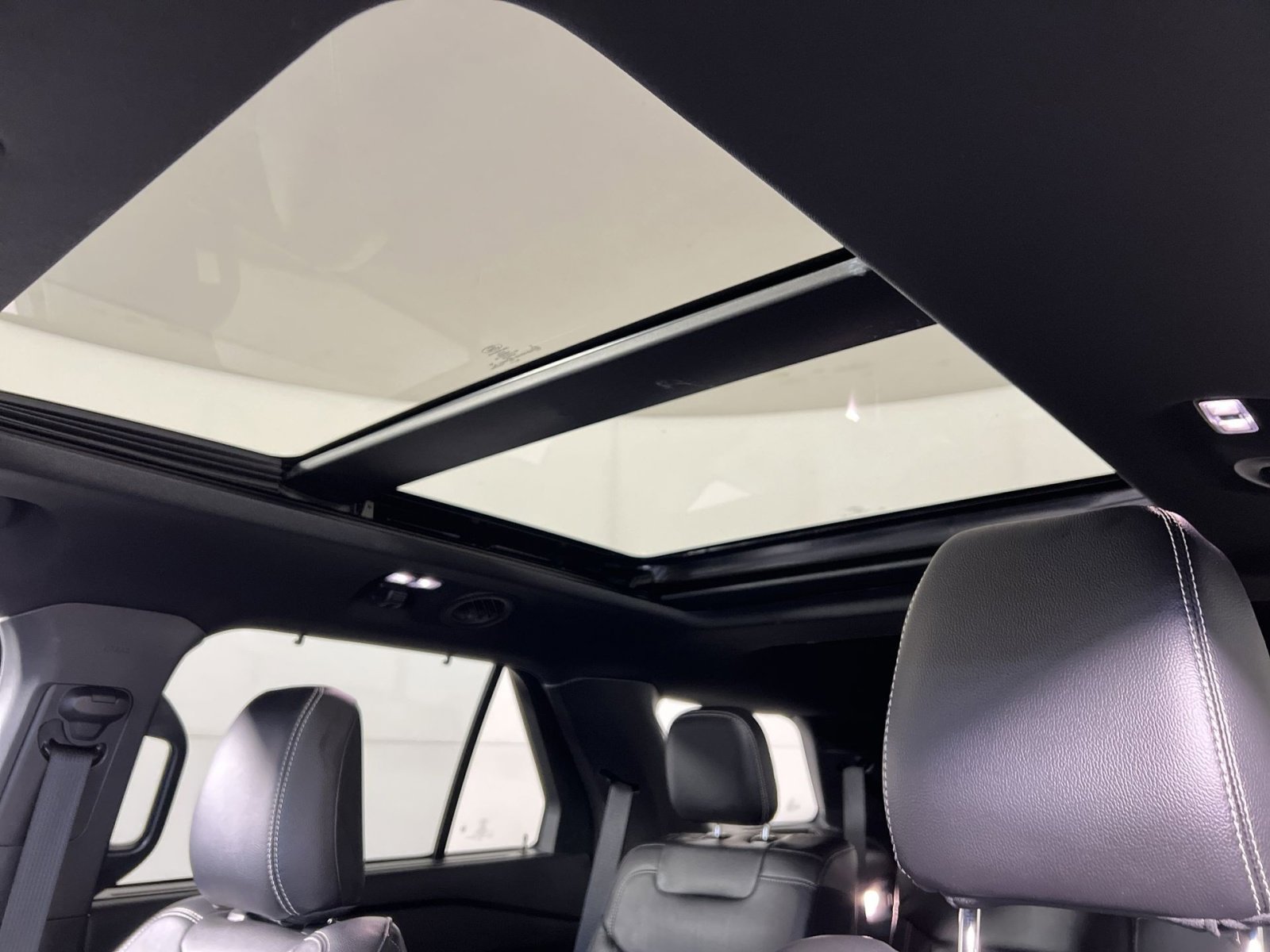 Used 2022 Ford Explorer ST w/ Equipment Group 401A AWD/4WD image 24