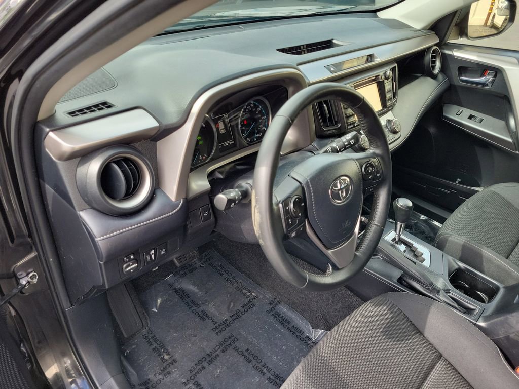Used 2017 Toyota RAV4 XLE w/ Carpet Mat Package image 17