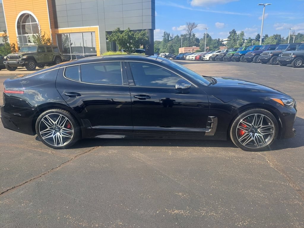 Used 2022 Kia Stinger GT2 AWD/4WD image 2