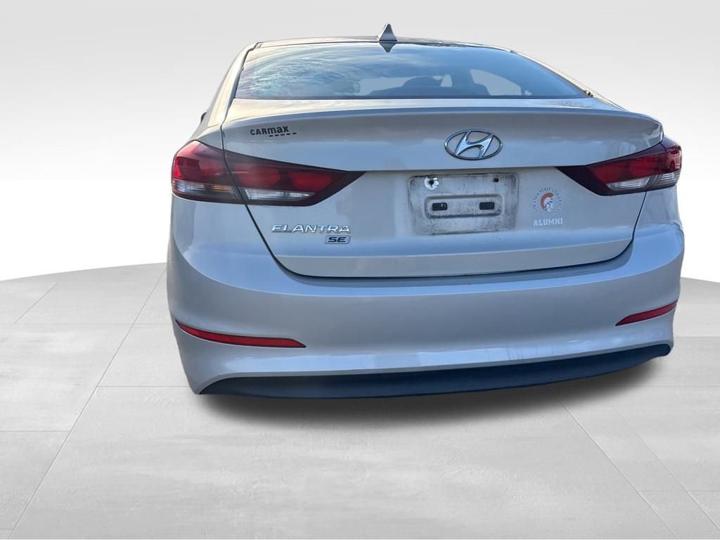 Used 2017 Hyundai Elantra SE image 19