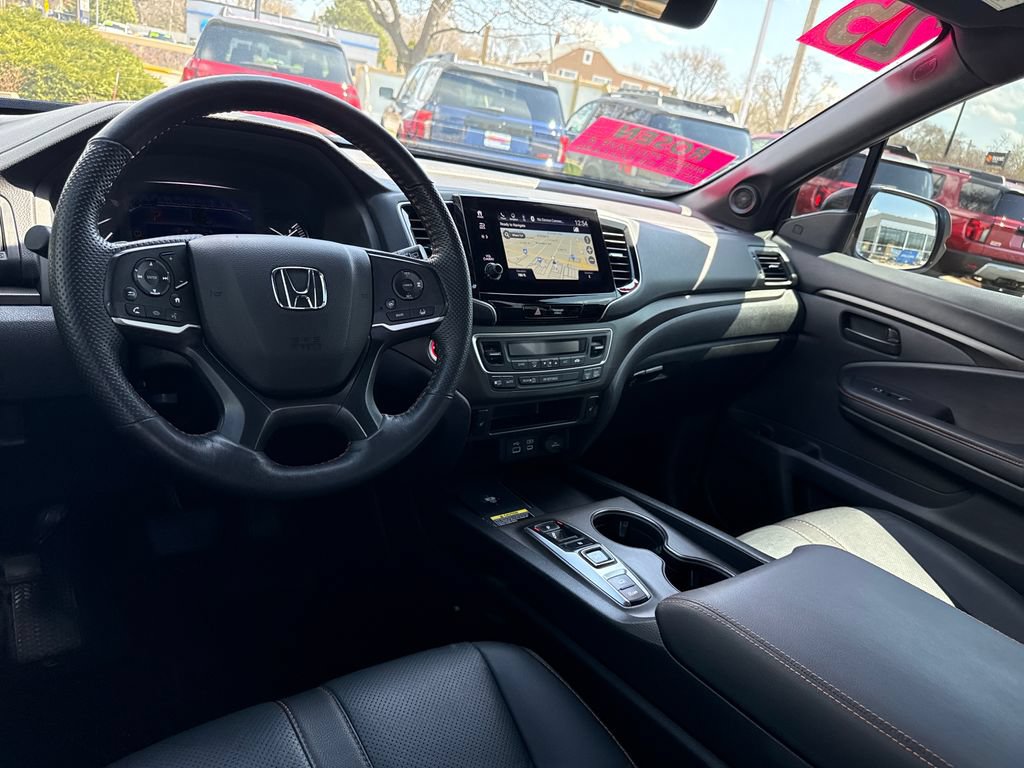 Certified 2025 Honda Passport TrailSport image 25