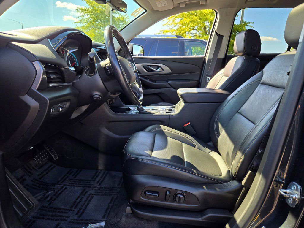 Used 2019 Chevrolet Traverse Premier w/ LPO, Floor Liner Package AWD/4WD image 23