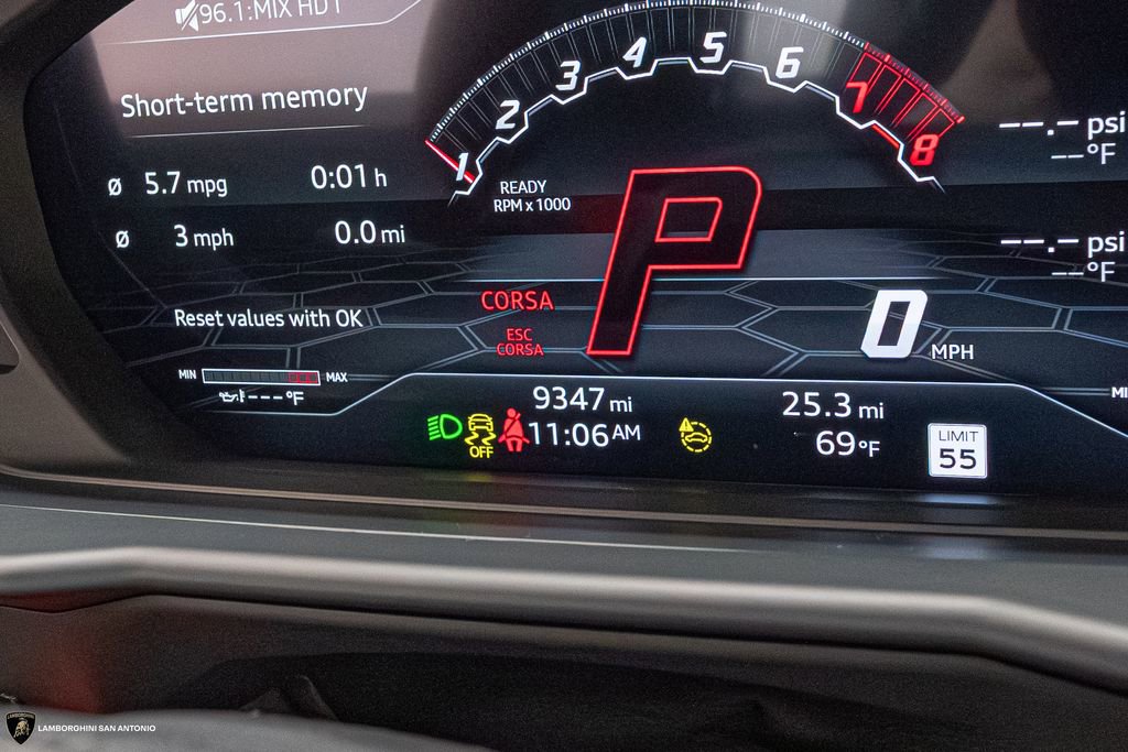Used 2022 Lamborghini Urus AWD/4WD image 49