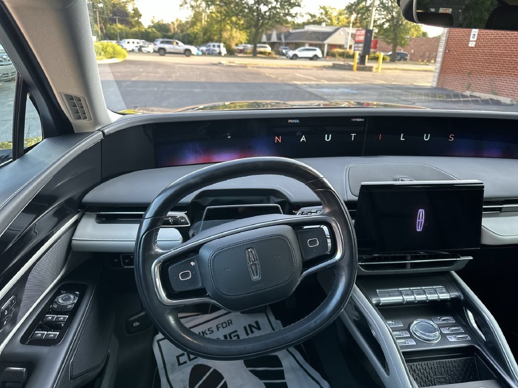 Certified 2024 Lincoln Nautilus Premier AWD/4WD image 11