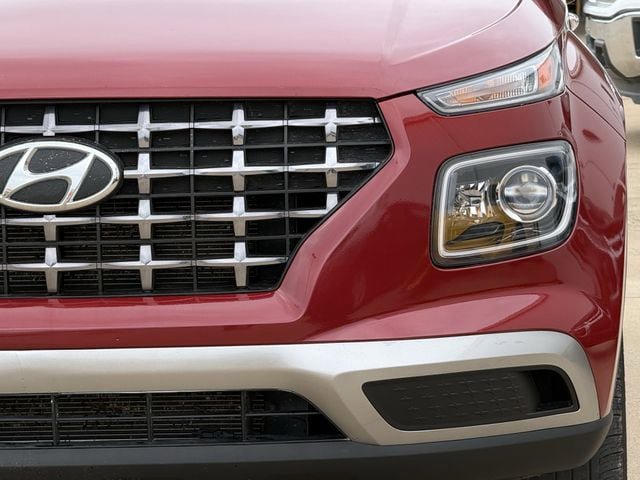 Used 2024 Hyundai Venue Limited FWD image 7