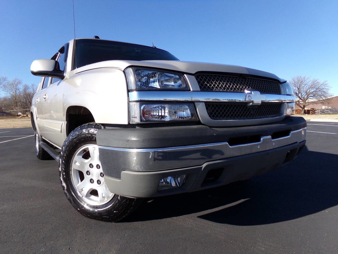 Used 2005 Chevrolet Avalanche Z71 w/ Sun And Sound Package image 8