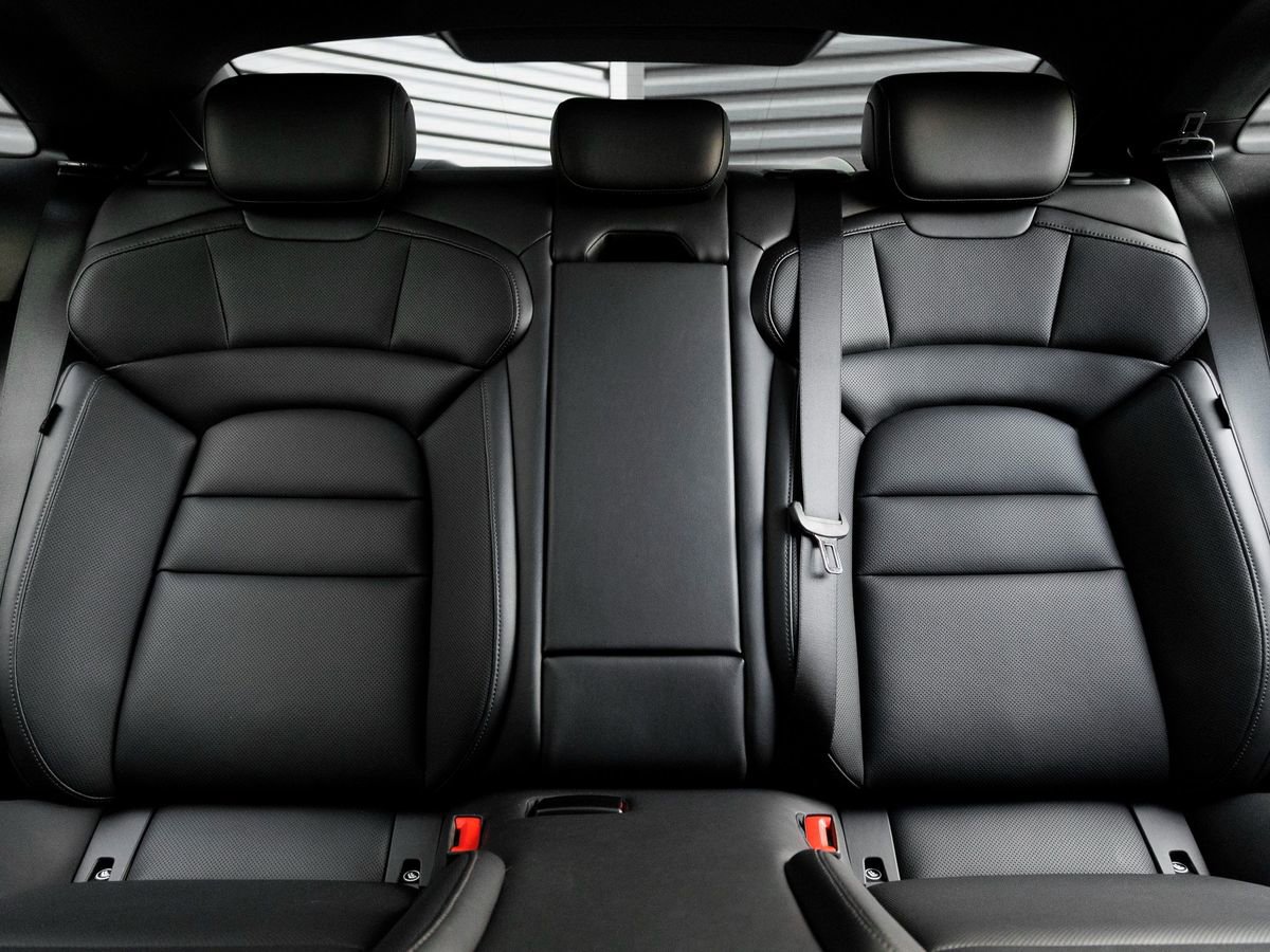 Used 2025 Porsche Taycan image 25