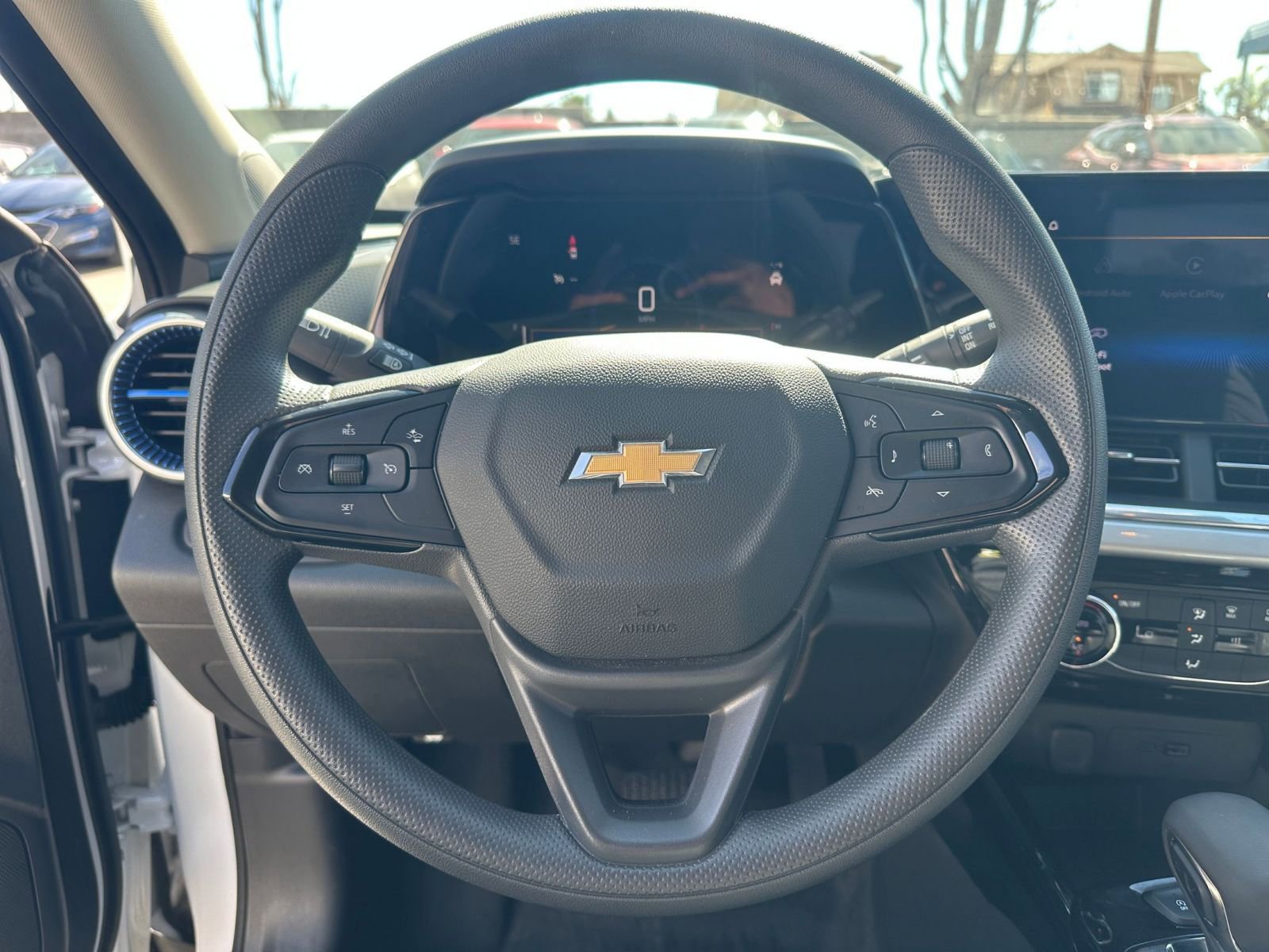 Used 2025 Chevrolet Trax LT image 27