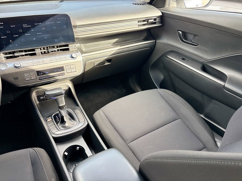 Used 2025 Hyundai Kona SEL image 21