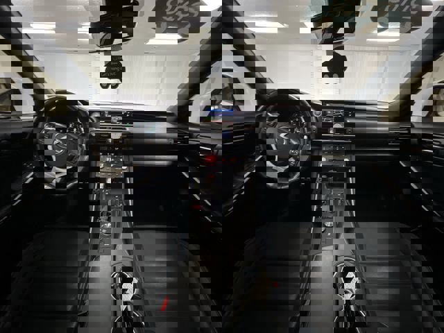 Used 2019 Lexus IS 350 F Sport image 21