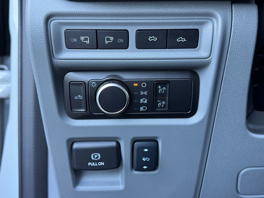 Used 2024 Ford F150 Lightning Flash AWD/4WD image 18