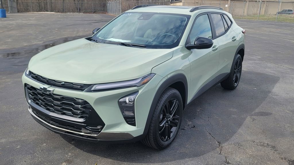 New 2026 Chevrolet Trax ACTIV w/ Sunroof Package image 3