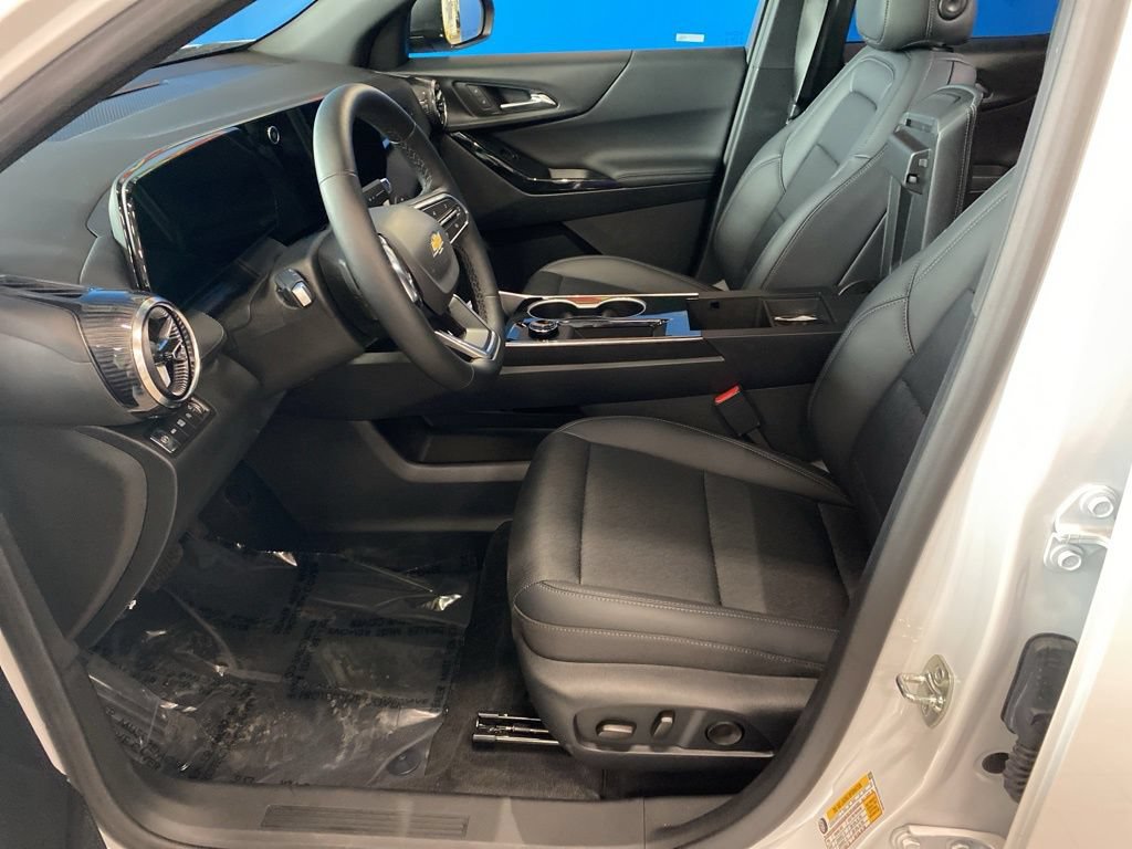 New 2026 Chevrolet Equinox LT w/ Convenience Package II AWD/4WD image 9