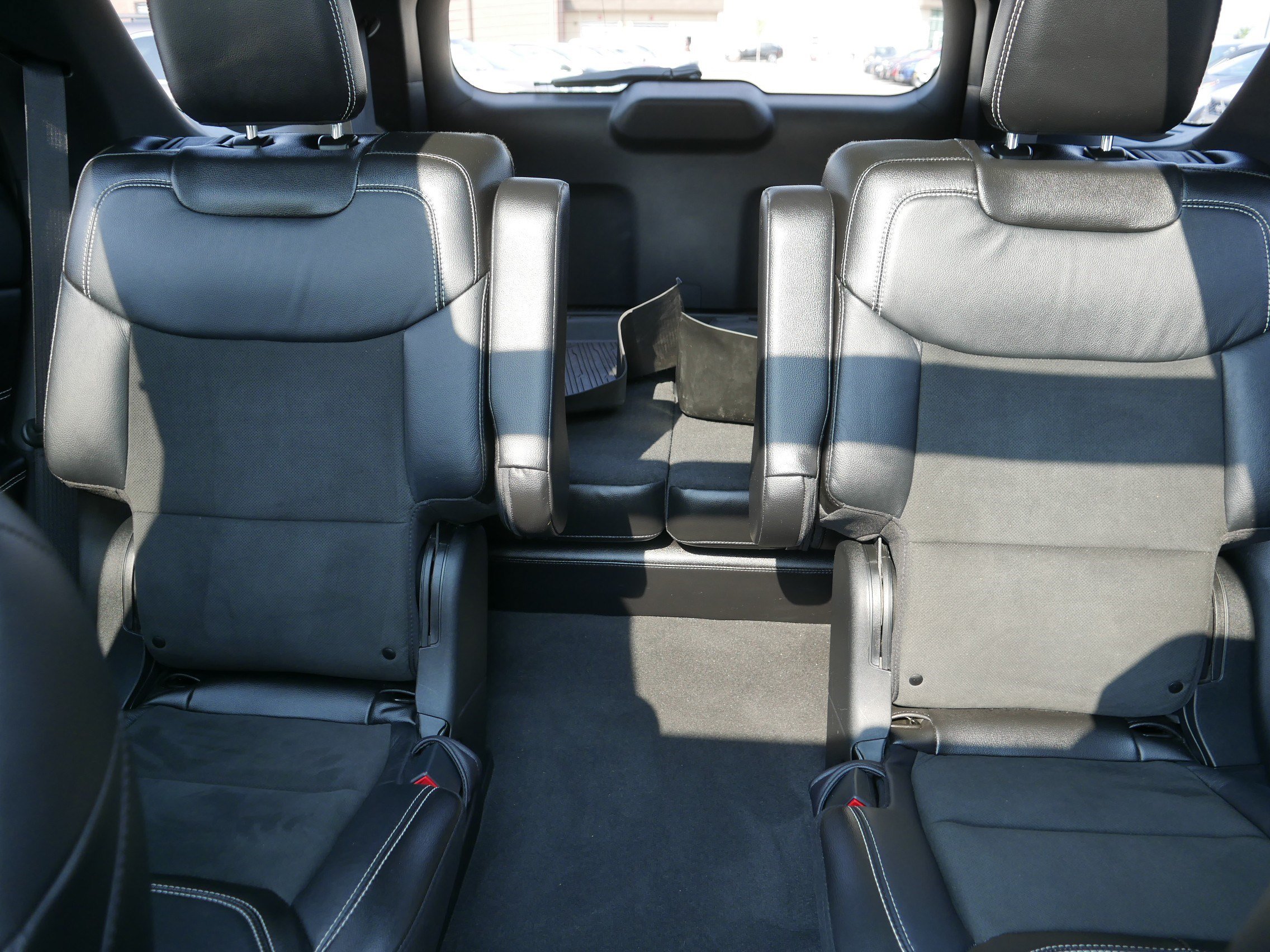 Used 2022 Ford Explorer ST w/ ST Street Pack AWD/4WD image 13