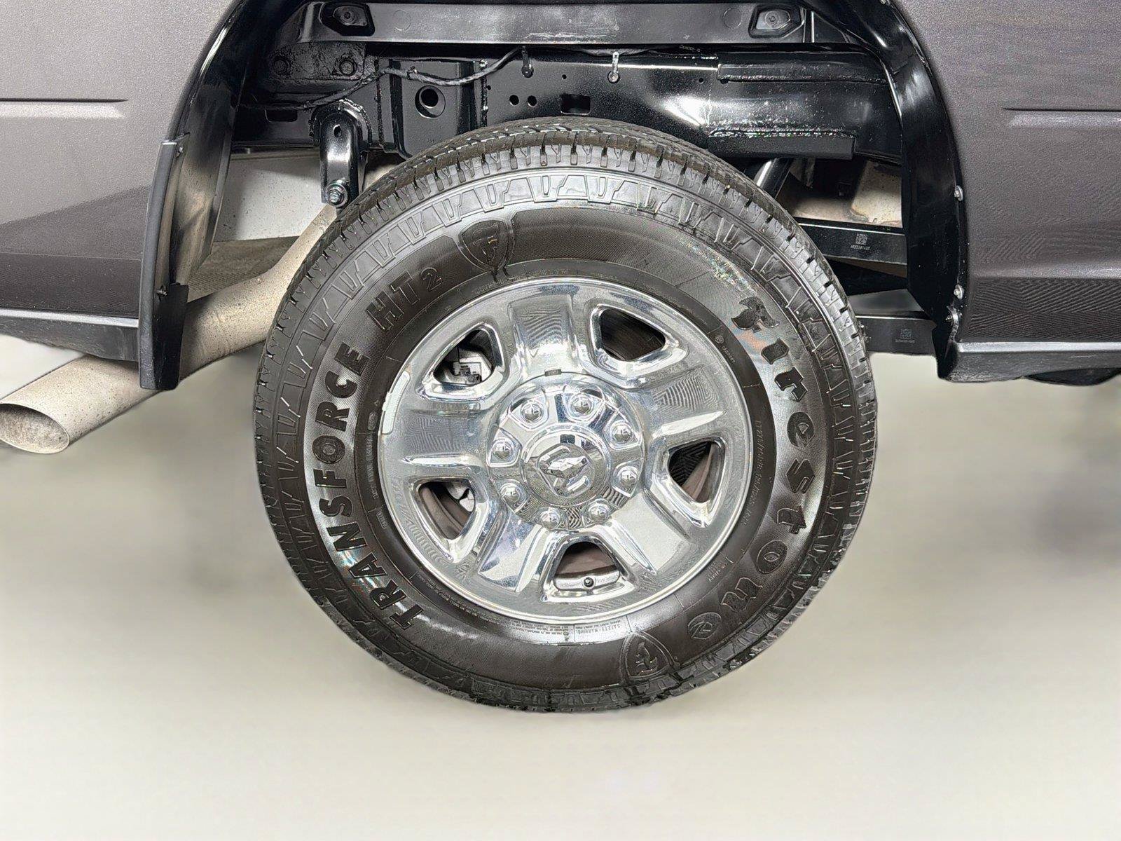 Used 2025 RAM 2500 Tradesman w/ Chrome Appearance Group AWD/4WD image 33
