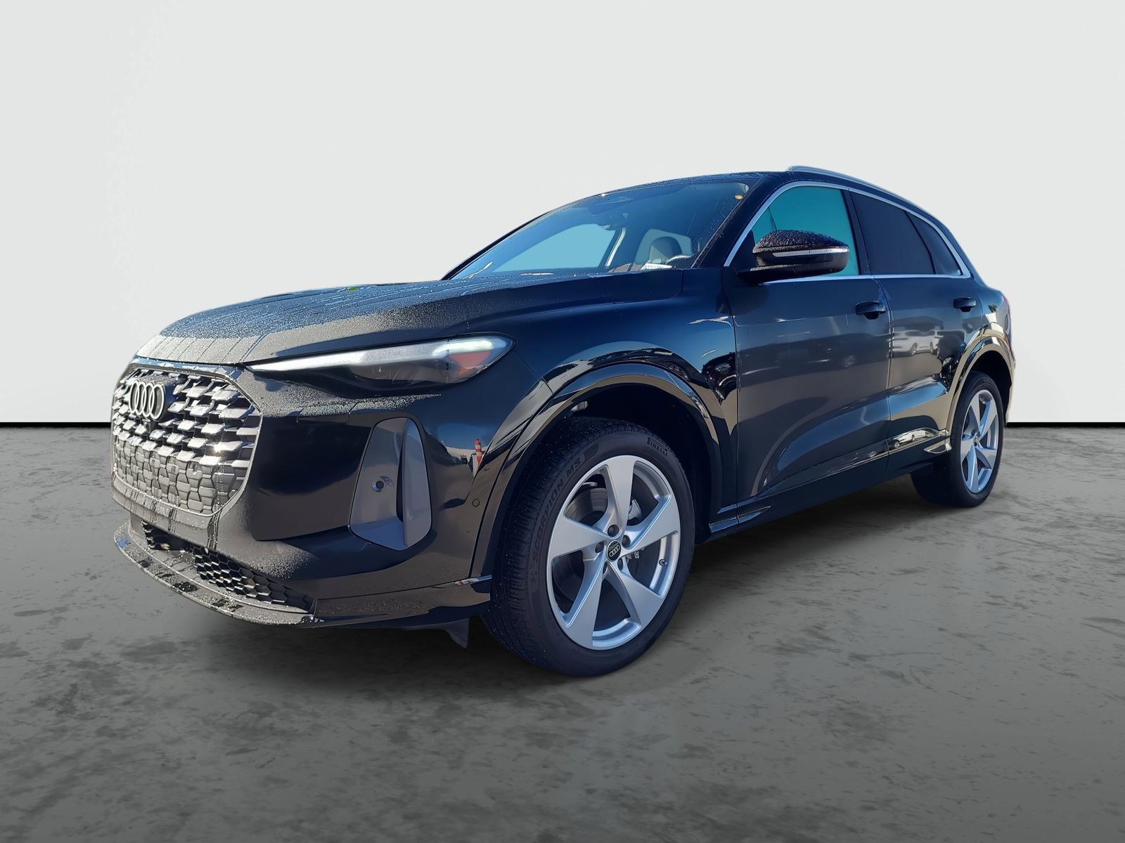 Used 2025 Audi Q5 Premium Plus w/ Premium Plus image 2