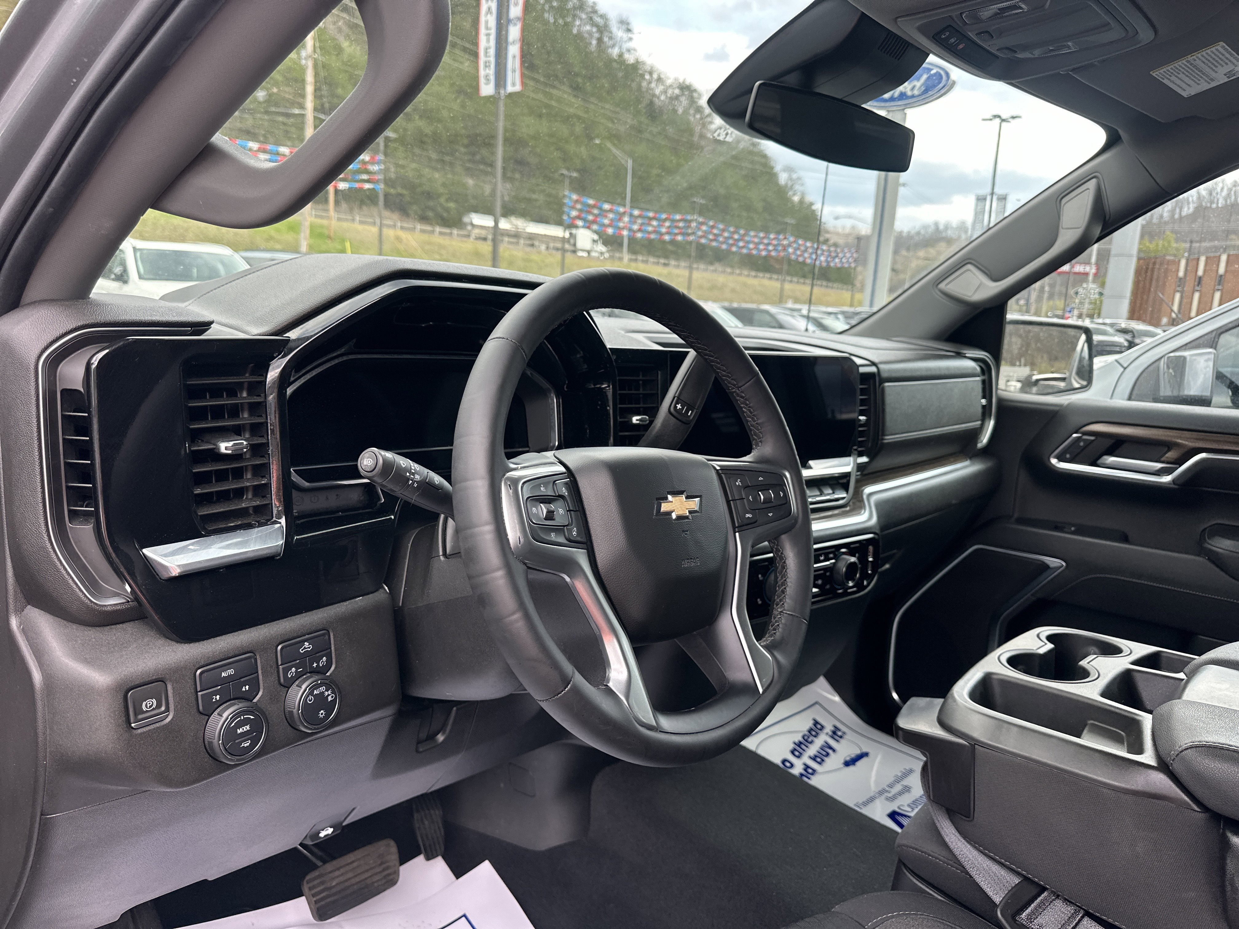 Used 2023 Chevrolet Silverado 1500 LT image 20