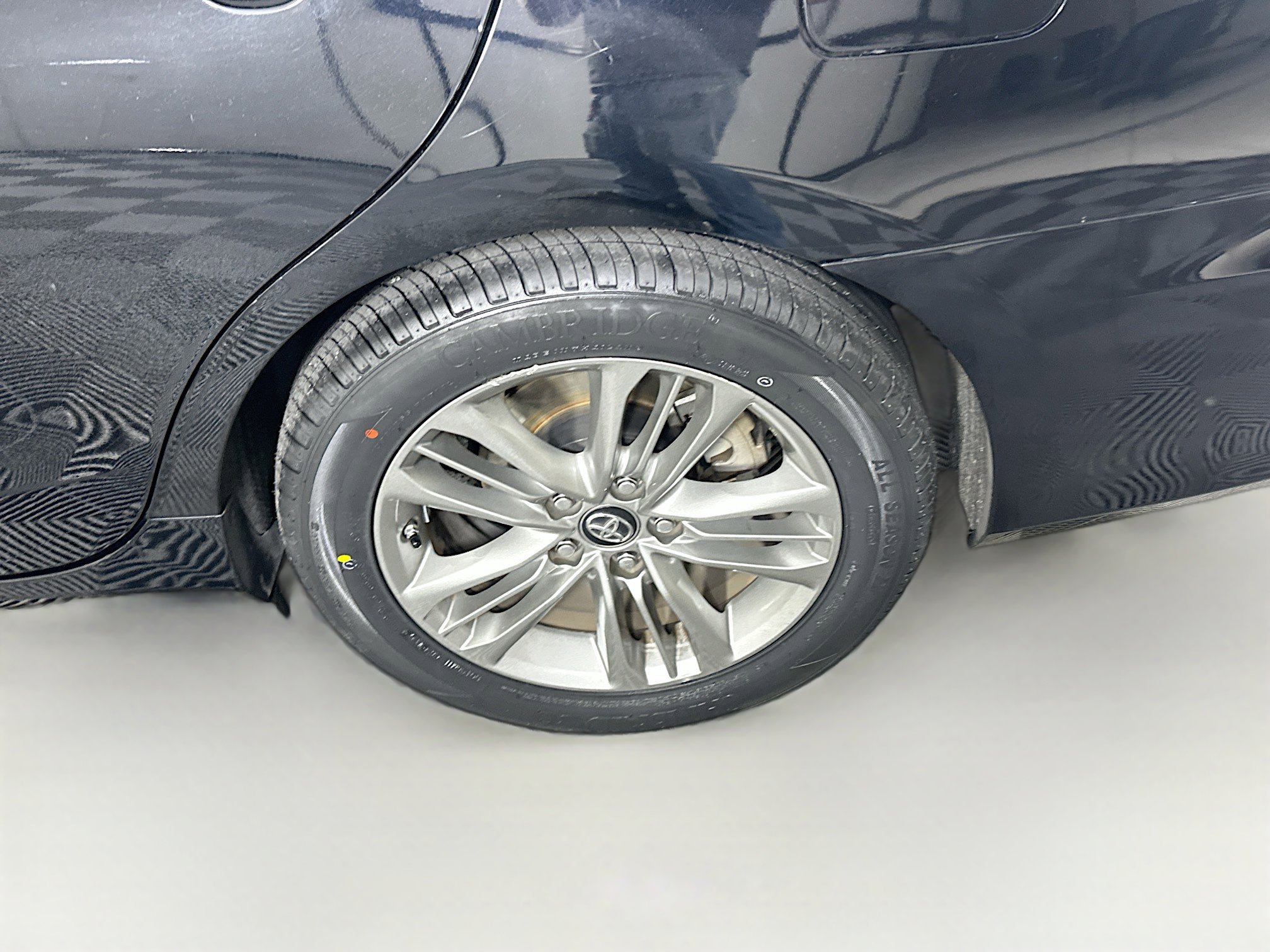 Used 2017 Toyota Camry SE FWD image 11