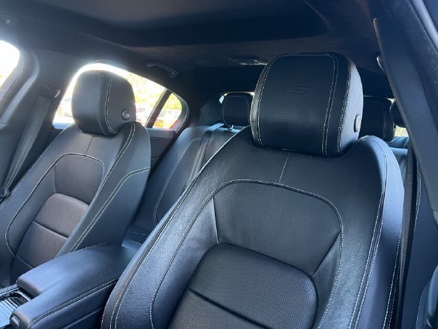 Used 2019 Jaguar XE S RWD image 14