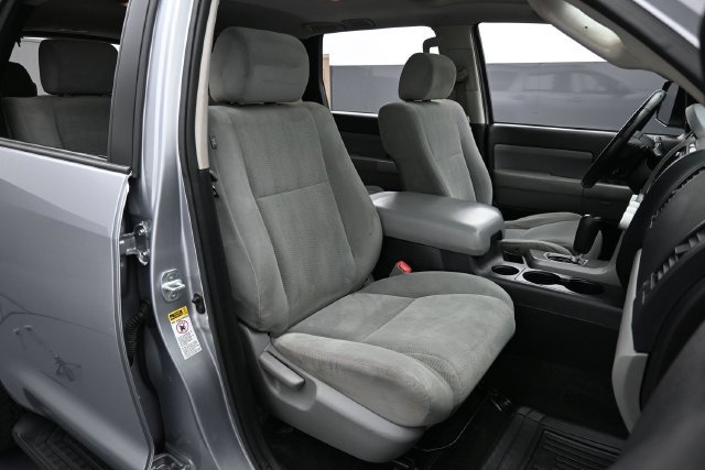 Used 2017 Toyota Sequoia SR5 AWD/4WD image 29