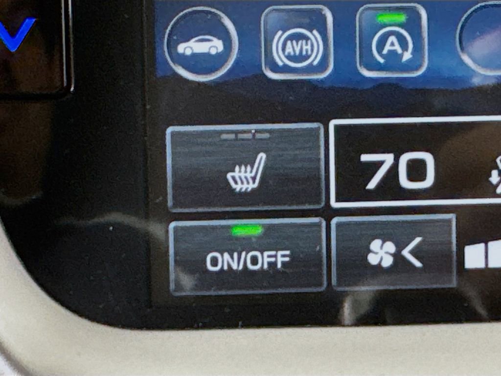 Used 2025 Subaru Outback Premium image 20