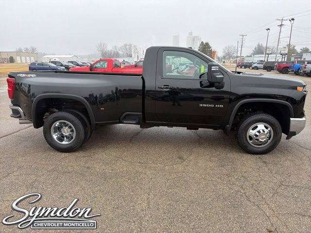 Used 2025 Chevrolet Silverado 3500 LT image 3