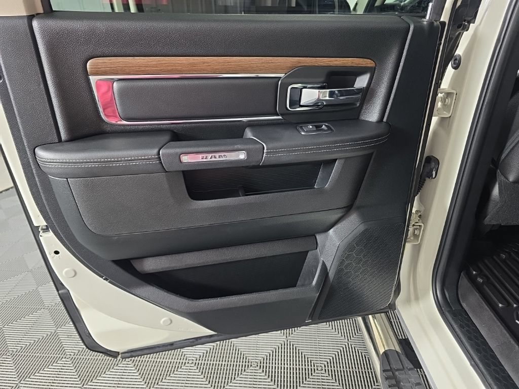 Used 2017 RAM 1500 Laramie w/ Convenience Group AWD/4WD image 28