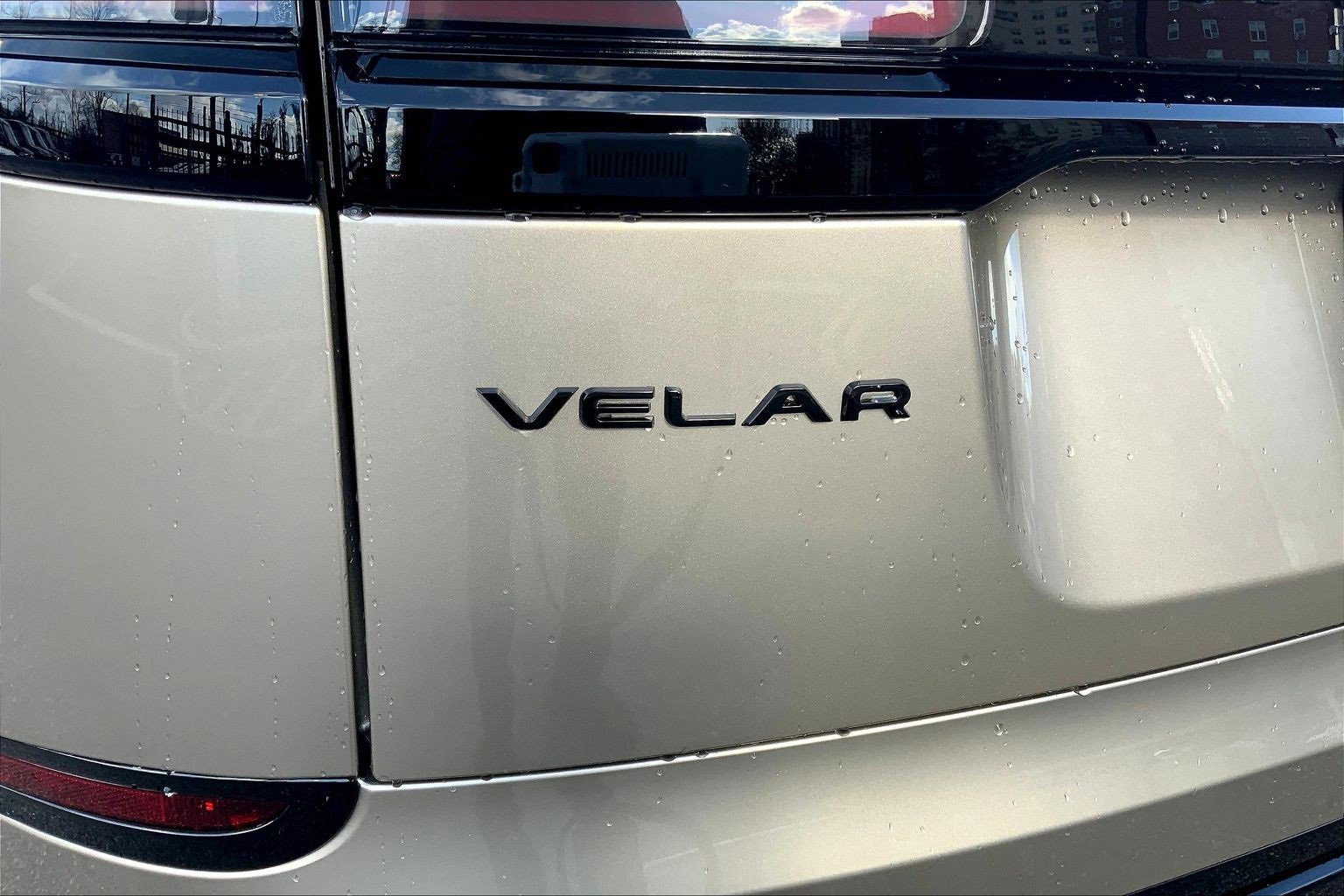 New 2026 Land Rover Range Rover Velar Dynamic SE image 15