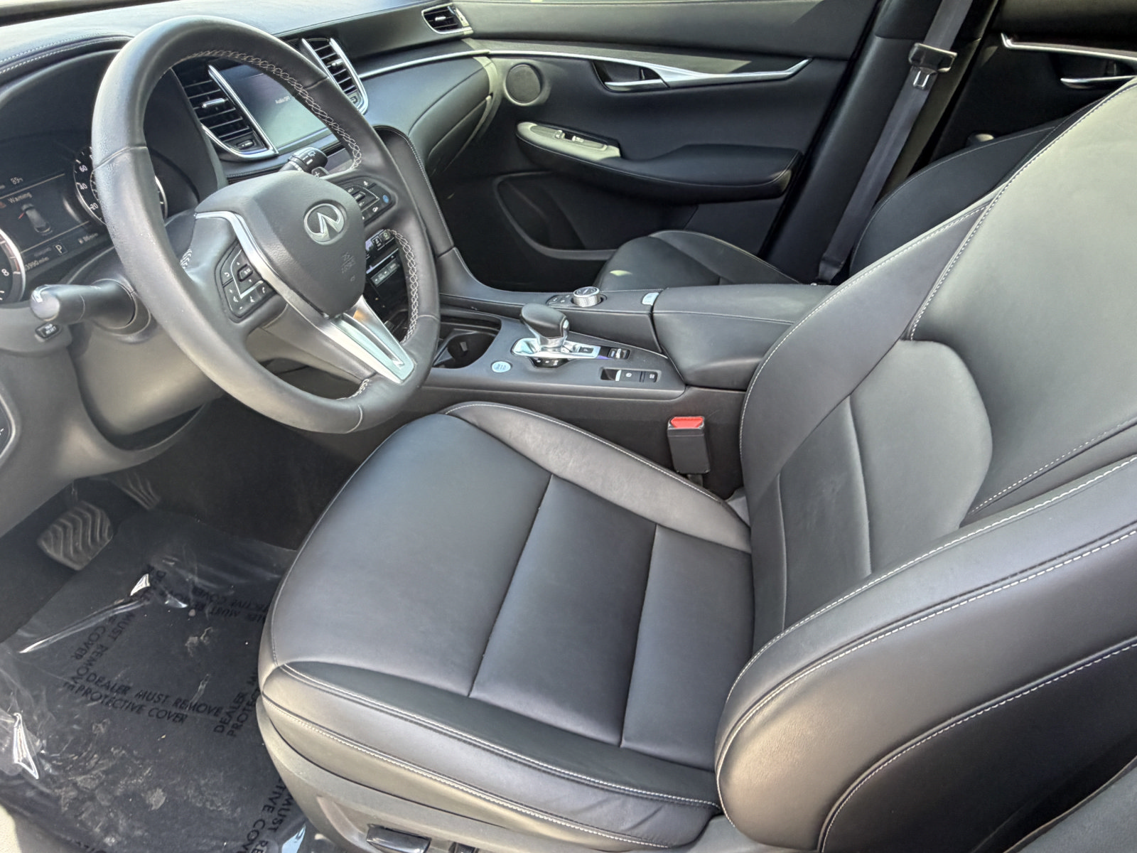Used 2021 INFINITI QX50 Luxe w/ Appearance Package FWD image 4