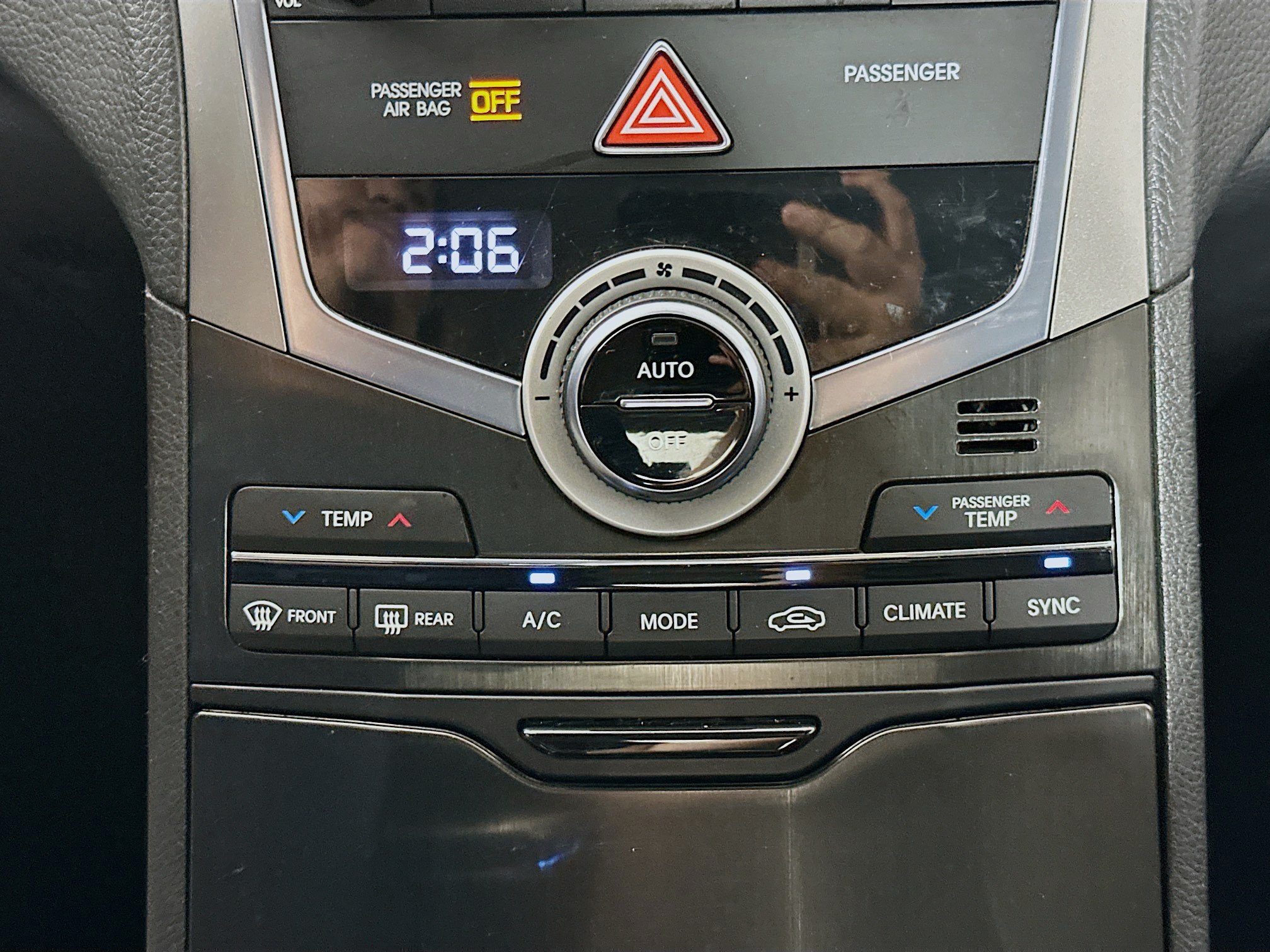 Used 2016 Hyundai Azera FWD image 23