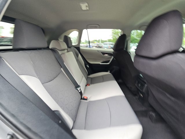 Used 2021 Toyota RAV4 XLE image 18