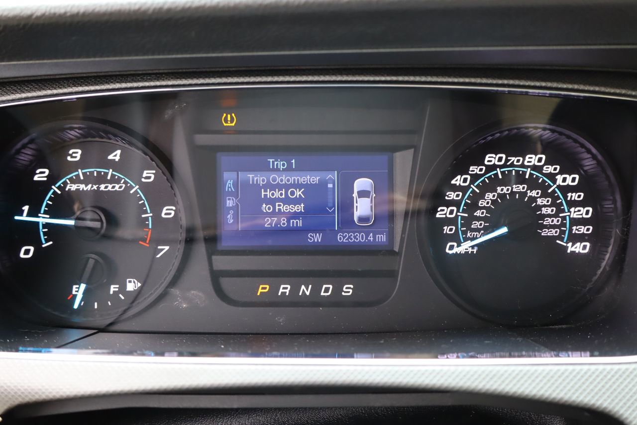 Used 2018 Ford Taurus SE FWD image 8