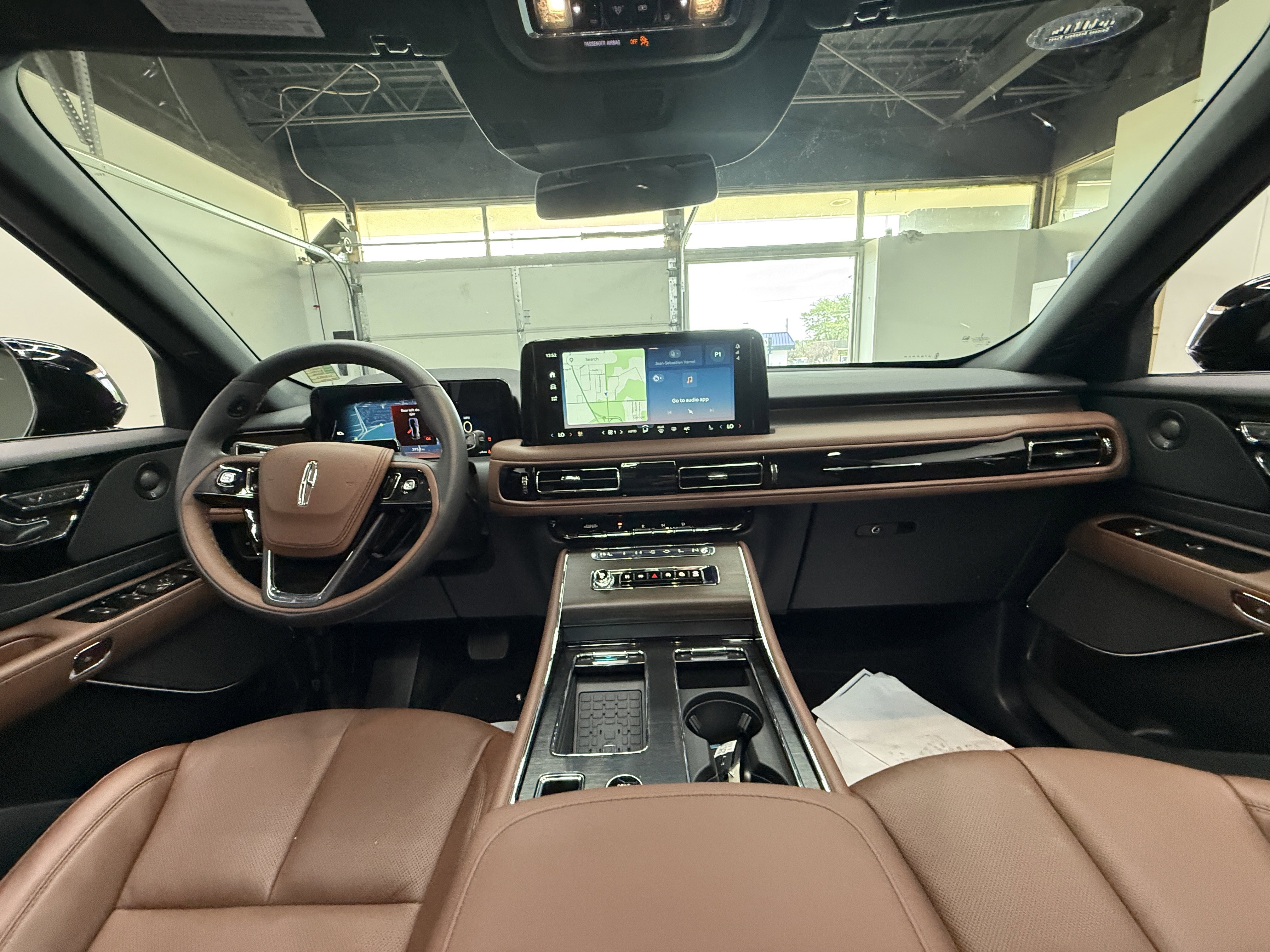 Used 2026 Lincoln Aviator Reserve w/ Jet Appearance Package AWD/4WD image 13