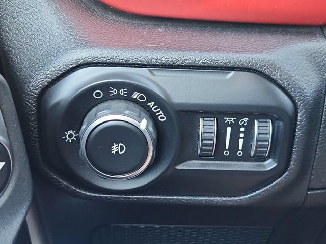 Used 2021 Jeep Wrangler Unlimited Rubicon w/ Cold Weather Group AWD/4WD image 27