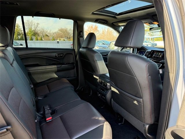 Used 2024 Honda Passport Black Edition image 11