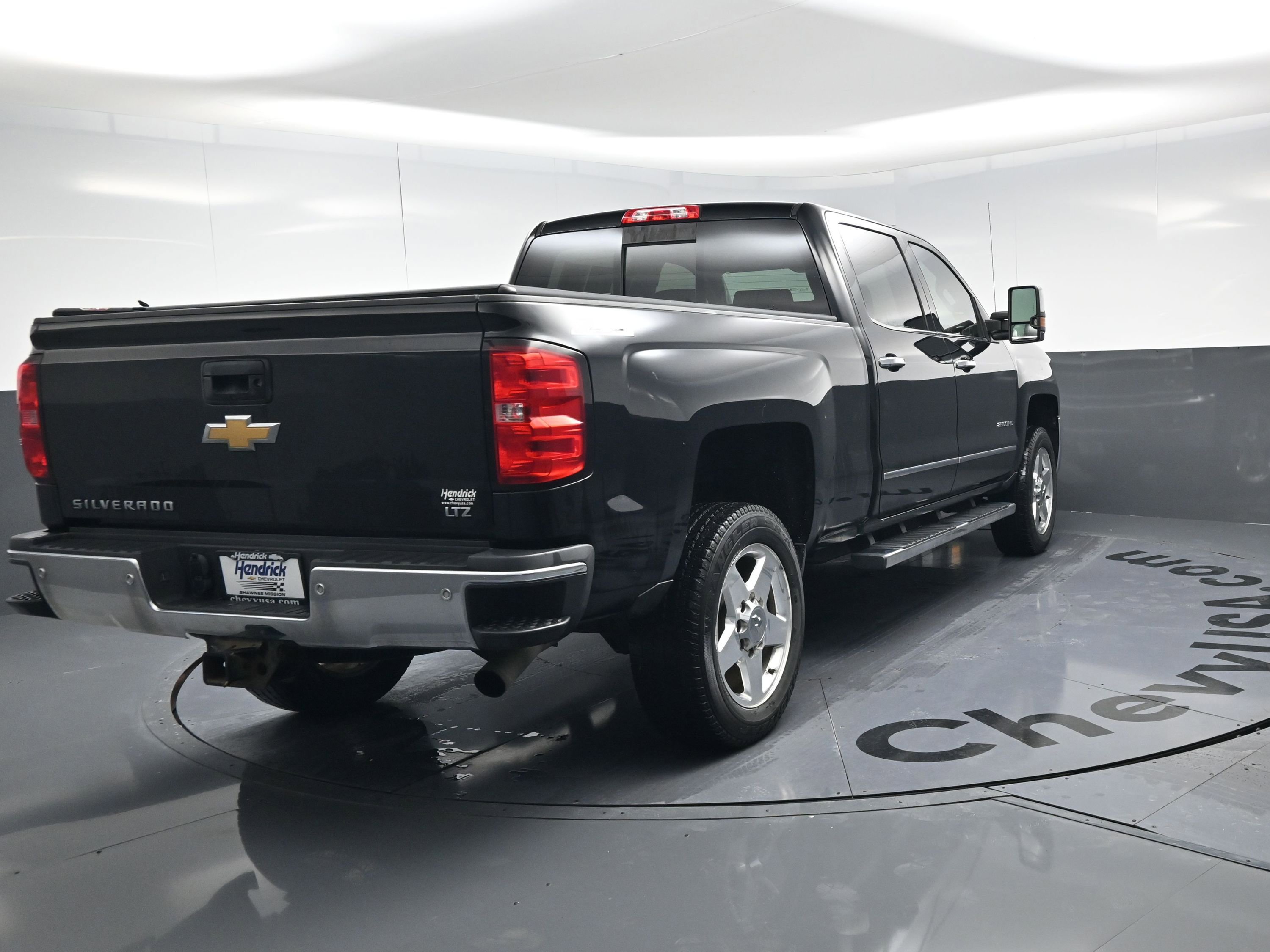 Used 2015 Chevrolet Silverado 2500 LTZ w/ LTZ Plus Package image 9