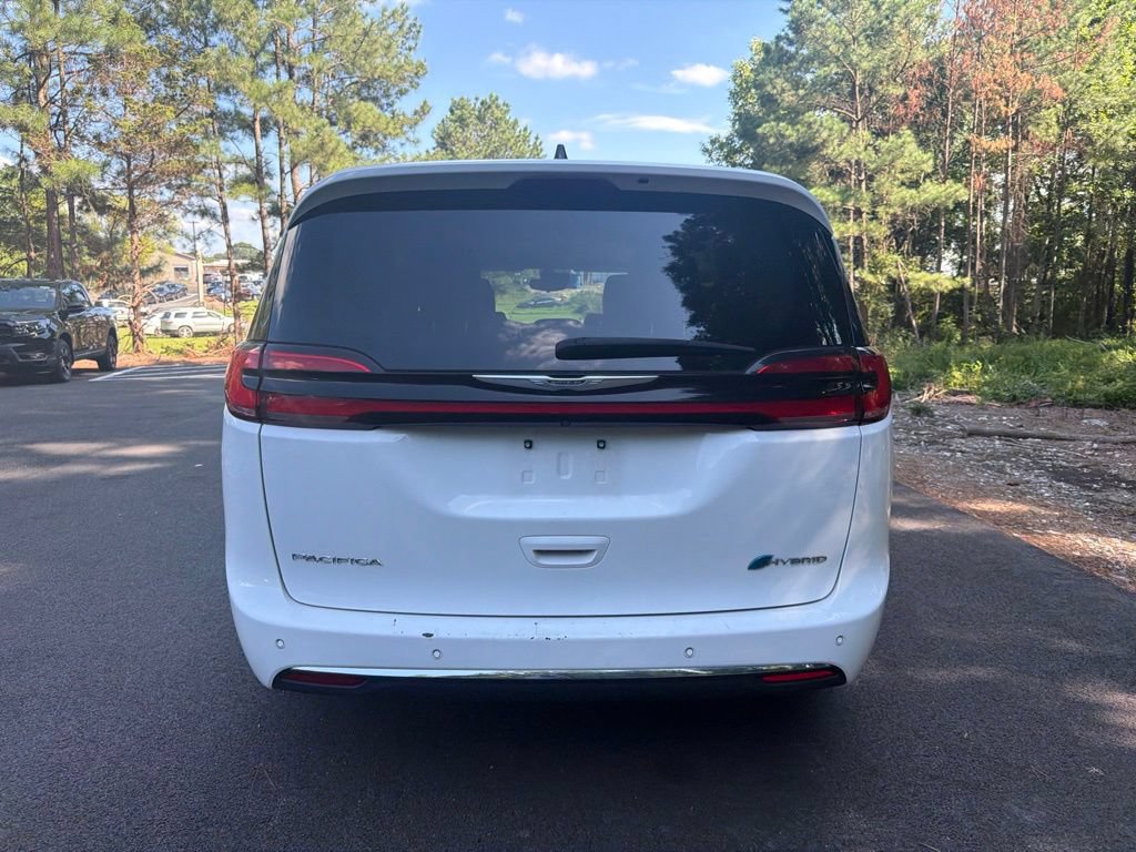 Used 2023 Chrysler Pacifica Touring-L FWD image 7