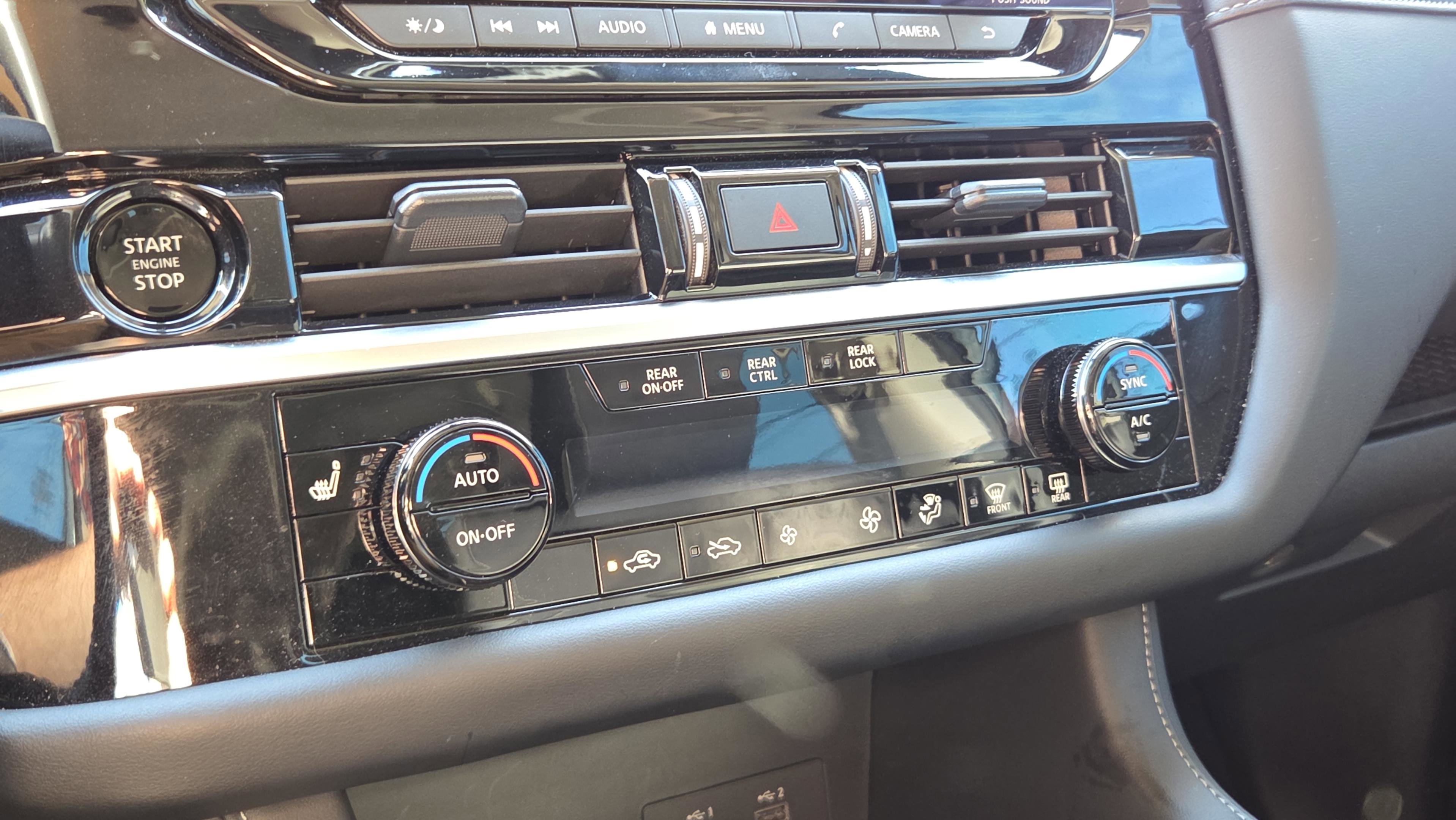 Certified 2025 Nissan Pathfinder SV image 27