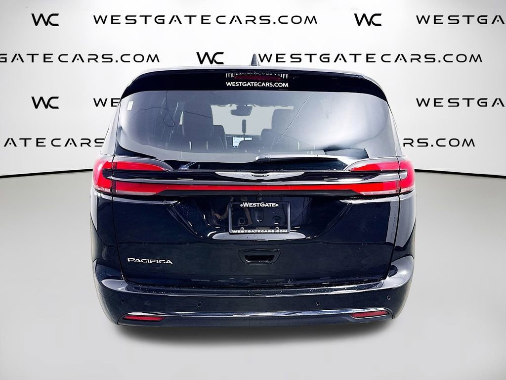 New 2026 Chrysler Pacifica Select image 7