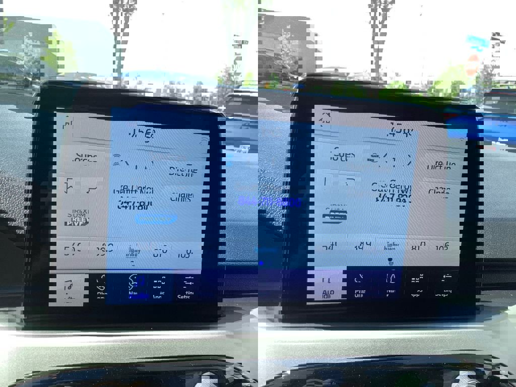 Used 2020 Ford Escape SE image 11